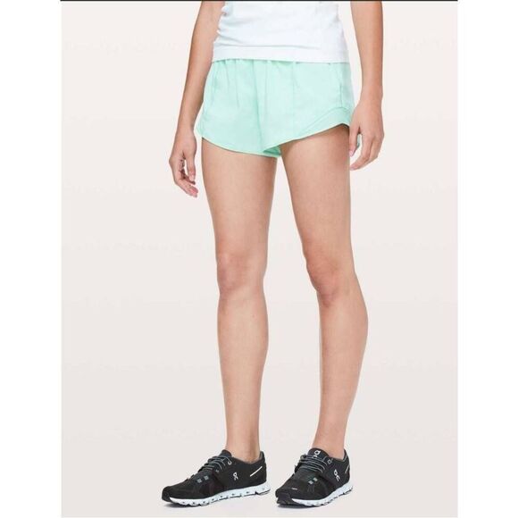 Lululemon Hotty Hot Short II Long 4" Size 6 Tall - Picture 1 of 6